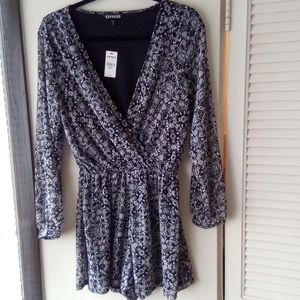 NWT Express - Black & white‎ paisley long sleeve chiffon wrap front  romper.